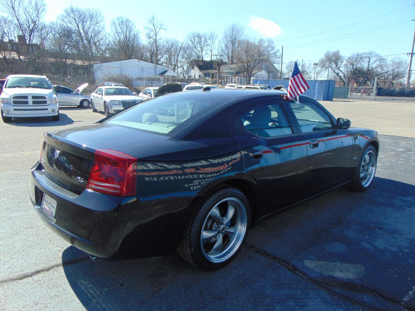 2006 Black Dodge Charger (2B3KA53H36H) with an V8 HEMI 5.7 Liter engine, Automatic transmission, located at 2105 Dixie Hwy, Louisville, KY, 40210, (502) 772-3333, 38.220932, -85.795441 - Photo#10